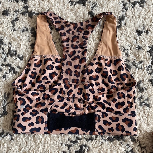 Fabletics Workout Set 🐾 - Picture 3 of 5